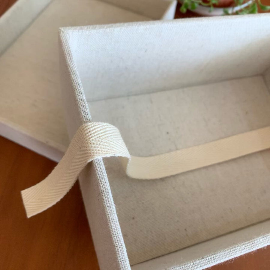 Caixa para fotos 10x15cm personalizada em alto relevo