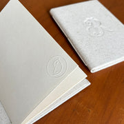 Kit 2 Cadernos de Votos para Casamento — Monograma, Brasão ou Imagem