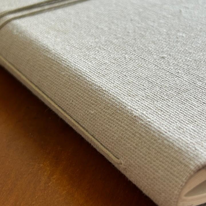Livro de Assinaturas Brochura Personalizado em Relevo Seco
