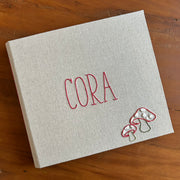 Álbum de Fotos Amarradinho Bordado à Mão - Cogumelos da Cora