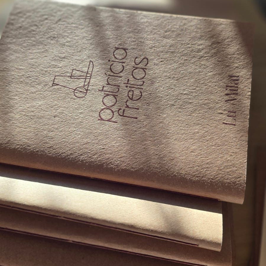 Brochura A5 Capa Flexível Patrícia Freitas Cerâmica