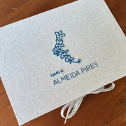 Caixa Livro Forget Me Not - "Família Almeida Pires"