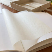 Álbum de fotos com caixa Livro bordado à mão