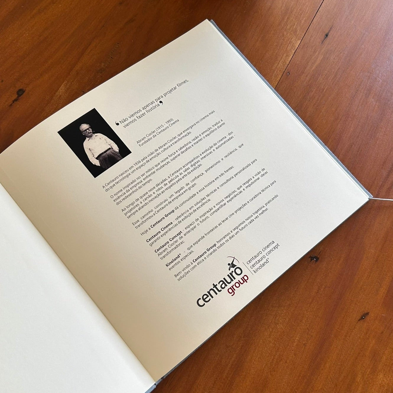 Livro de Assinaturas Corporativo em Linho